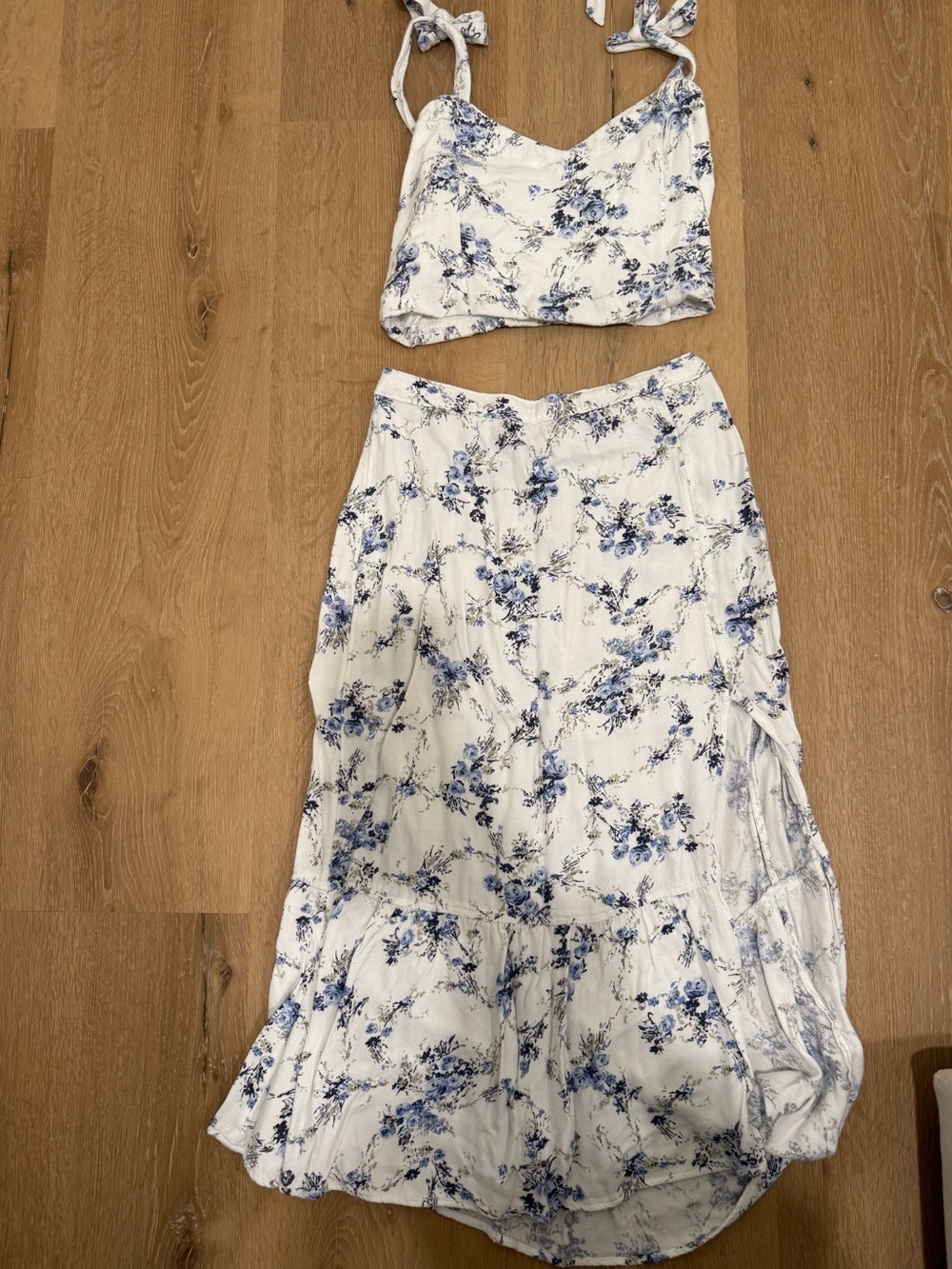 ABERCROMBIE FLORAL MATCHING SET
